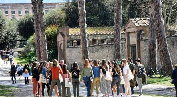 Pompei, insieme ai turisti tornano i rapina-Rolex: arrestato un pregiudicato