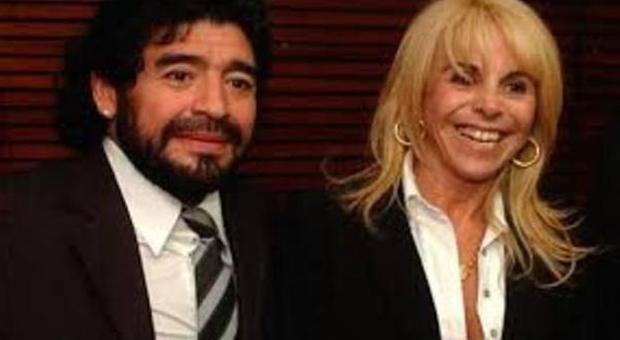 Per Maradona i guai non finiscono mai L'ex moglie Claudia lo denuncia per truffa