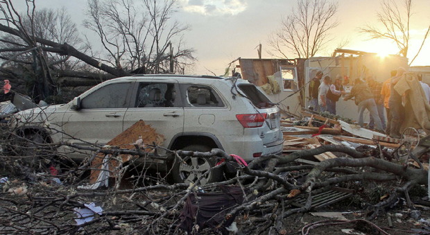Usa, 20 tornado devastano il sud del Paese: sei morti tra cui un bimbo di 7 anni