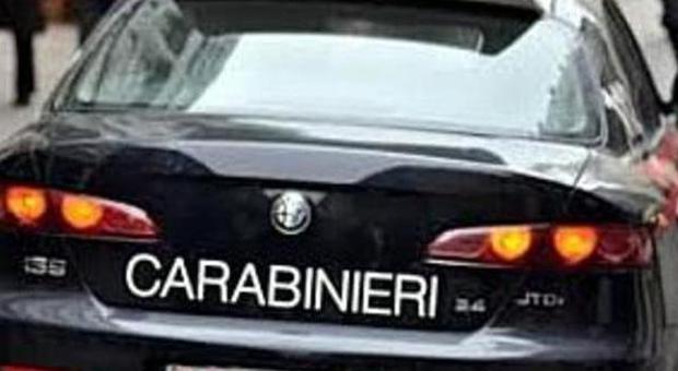 Chiavi alterate e grimaldelli atti allo scasso i carabinieri fermano 5 pregiudicati romeni