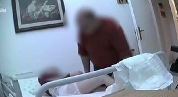 Rovigo, maltrattamenti nella casa di riposo: botte, offese e minacce. 9 persone arrestate