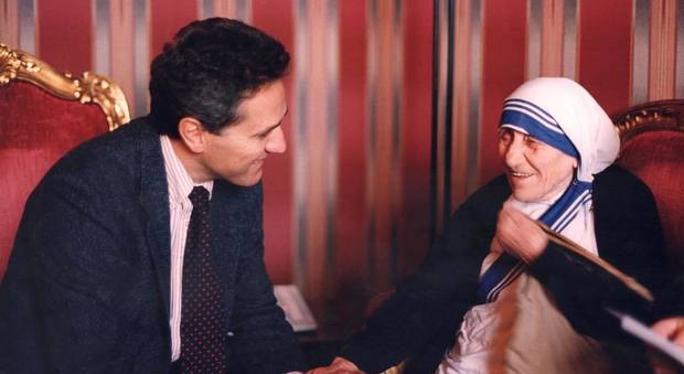 Madre Teresa santa, il ricordo di Rutelli: «La nominai cittadina di Roma e lei mi disse, mica mi farà pagare l'Ici?»