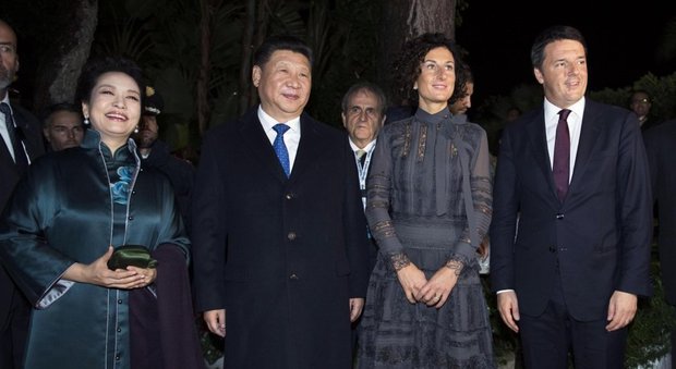 Matteo Renzi con la moglie Agnese Landini, il presidente cinese Xi Jinping e la moglie