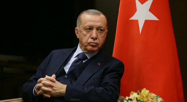 Turchia, Erdogan caccia dieci ambasciatori (anche quelli di Usa, Francia e Germania)