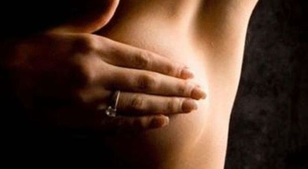Tumori al seno, Veronesi: "Aumentati perché le donne non fanno più figli"