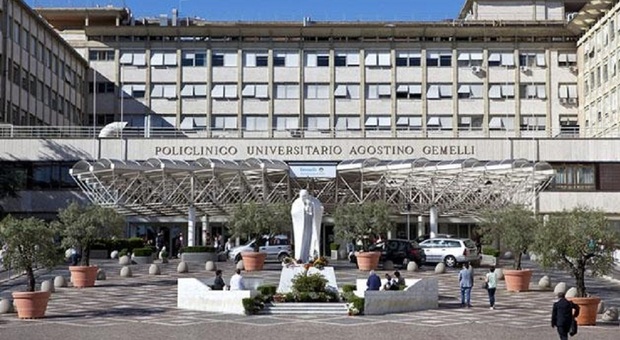 https://statics.cedscdn.it/photos/MED/62/23/8446223_29212201_pertini.jpg