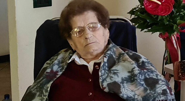 Nonna Elisa Clini compie 108 anni, gli auguri del sindaco alla capostipite di una famiglia di imprenditori