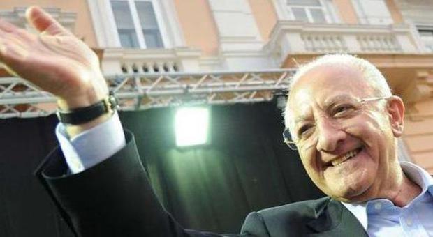 Sospensione, il Tribunale Civile di Napoli accoglie il ricorso di De Luca: resta governatore