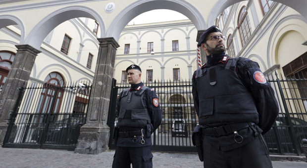 Minorenne ucciso a Napoli, il carabiniere: «Dispiaciuto per la morte del ragazzo ma sereno»