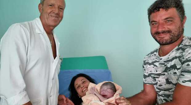 Ciro ha fretta di nascere: il parto nello studio del ginecologo