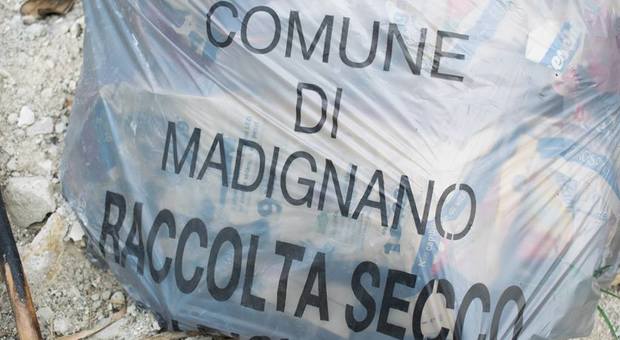 Scontrini del 1987 e rifiuti di Madignano: giallo tra le discariche abusive a Fondi