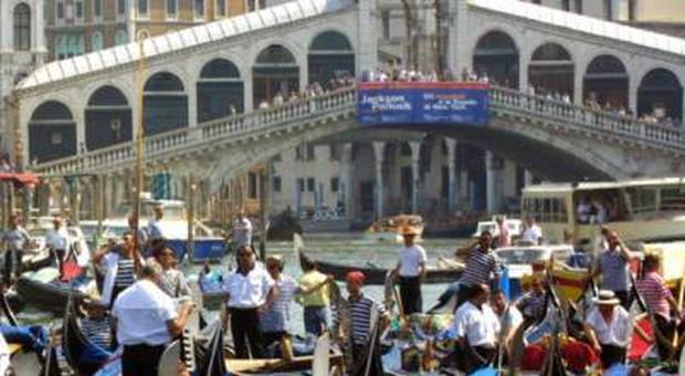 Svolta nel turismo a Venezia: conta-persone nelle aree più affollate La Mappa