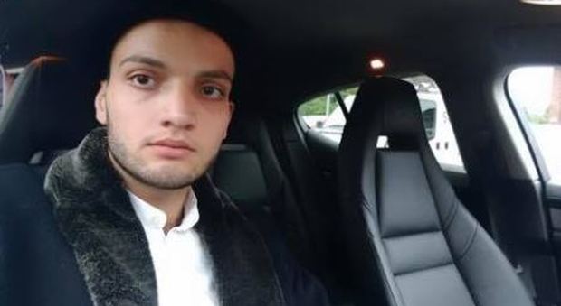 Londra, attentato alla metro: identificato anche il secondo giovane arrestato, è un rifugiato siriano