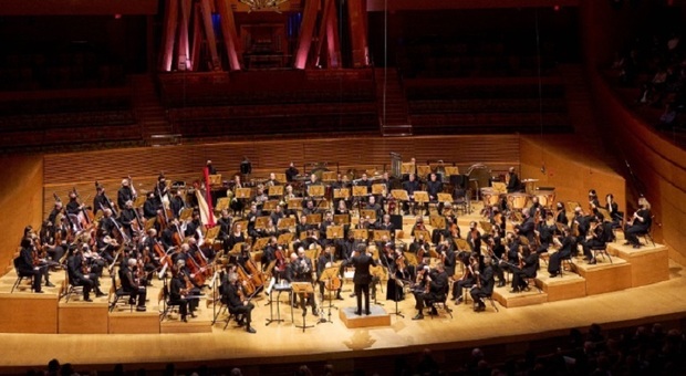 Un orgasmo tra il pubblico mentre l'orchestra suona Ciajkovskij, l'audio della donna fa il giro dei social