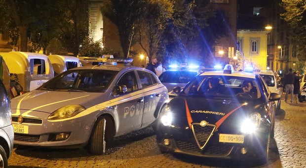 Movida violenta a Napoli: rissa all'alba nel locale sudamericano, accoltellati due giovani