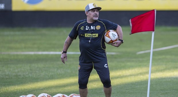 Maradona dirige il primo allenamento da tecnico dei Dorados