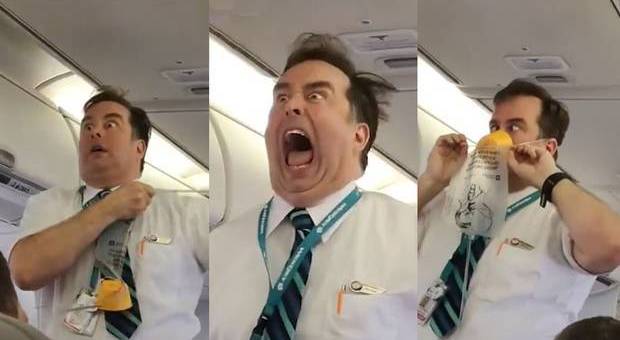Lo steward è un comico, la sua spiegazione fa impazzire i passeggeri