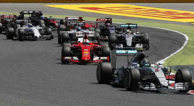 La Mercedes di Rosberg davanti a tutti già alla prima curva