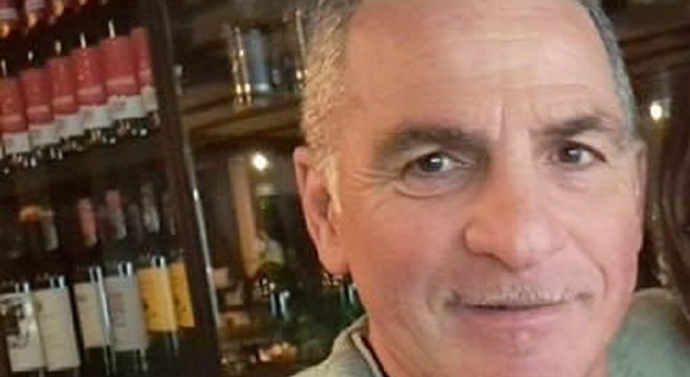 Crolla la tettoia a Civitanova, volo di cinque metri: dopo giorni di agonia muore 54enne