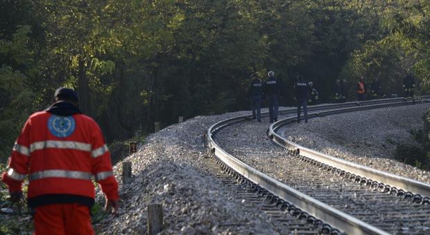 Travolto e ucciso da un treno in corsa Choc sulla linea Civitanova-Albacina