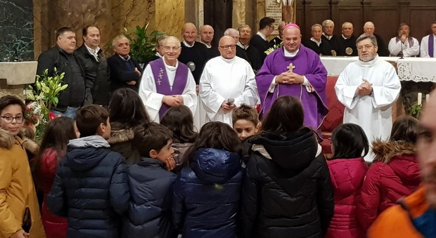 Amandola, il nuovo arcivescovo in trasferta fra i Sibillini del sisma