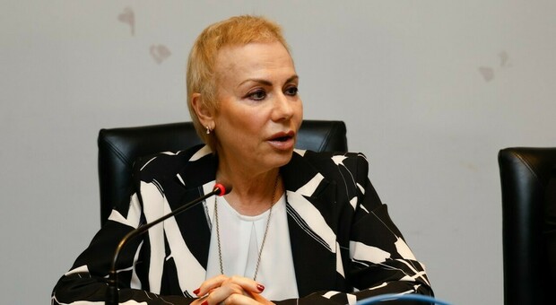 Matilde Celentano, la sindaca di Latina: «Sono guarita dal tumore, ecco i miei capelli: un segno di rinascita»