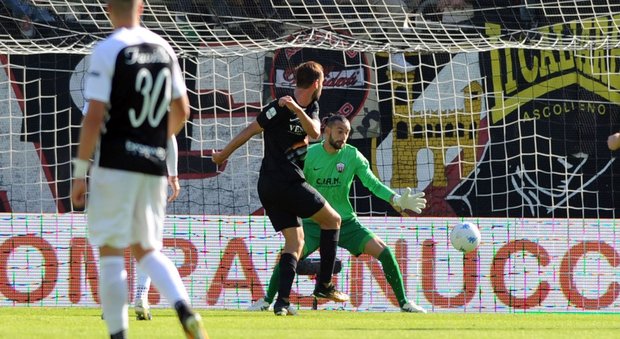 Favilli illude l'Ascoli, immediata la risposta della Ternana: finisce 1-1