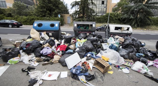 Caso rifiuti, l'Emilia Romagna: "Accoglieremo quelli di Roma, ma solo per 40 giorni"