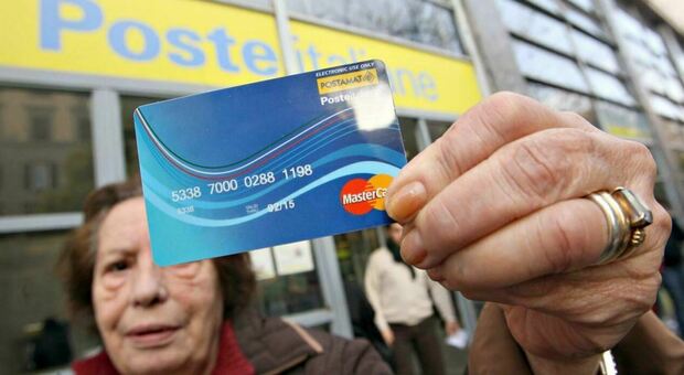 Nuova Social card, in arrivo ricarica da 460 euro: quando vengono accreditati e come richiederla