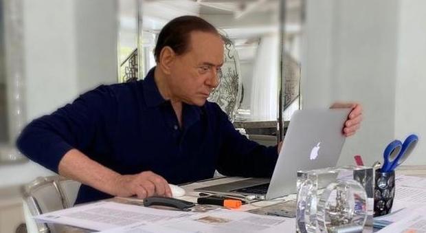 Imprenditore suicida a Napoli, Berlusconi: «Sono sconvolto, evitiamo che si ripeta»