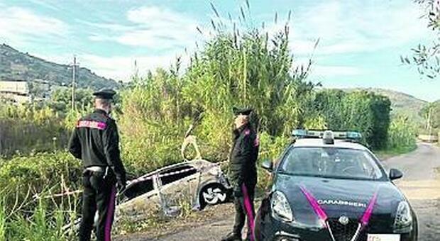 Auto rubata a Pescara ritrovata bruciata alle porte di Gaeta, si indaga