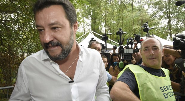 Pontida, nel pantheon leghista Salvini inserisce Leopardi, Livatino ed Enzo Ferrari