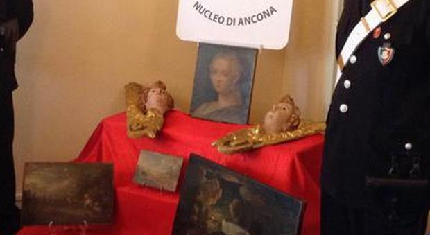 Ancona, rubati e in vendita al mercatino antiquario: beni recuperati, 4 denunce