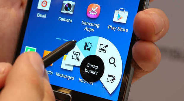 Galaxy Note 4 di Samsung, primi rumors in rete: schermo da 5,7 pollici e lettore dell'iride