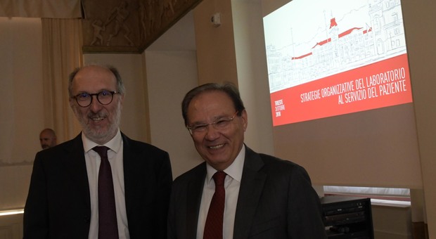 Coronavirus, l'esperto Maurizio Ruscio a destra con l'assessore Riccardo Riccardi