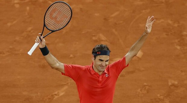 Roland Garros, Federer si ritira: Berrettini vola ai quarti