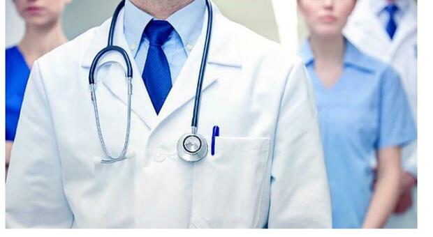 La falla nella sanità marchigiana: mancano all’appello più di 300 medici. Ecco dove