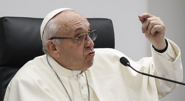 L'anatema del Papa: «chi va a prostitute è un criminale»