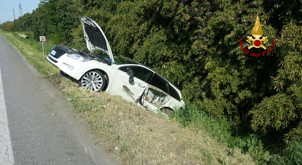 Incidente fra tre auto in Romea: blocco e disagi, tre feriti