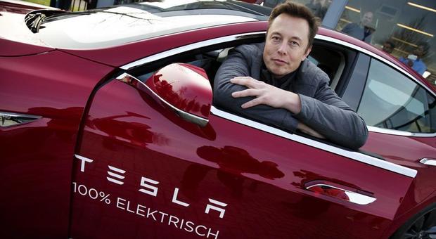 Tesla, Musk si accorda con Sec: multa da 40 milioni e addio alla presidenza