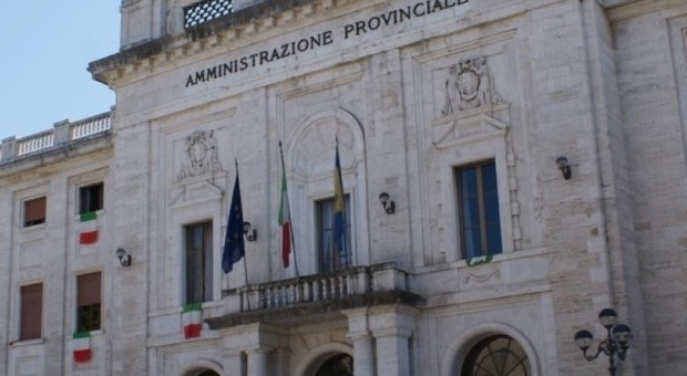 Frosinone, la Provincia cerca immobili per le scuole
