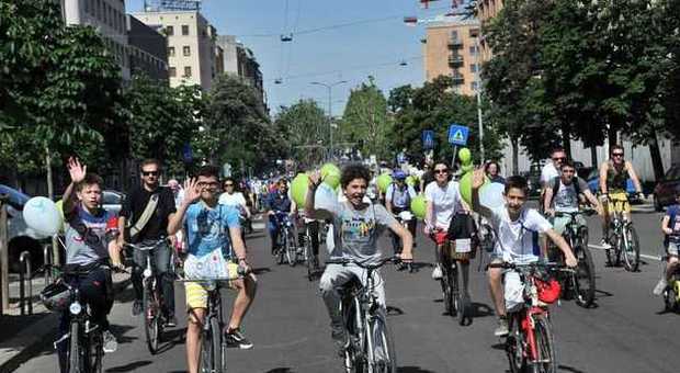 Cyclopride da record, Milano invasa da migliaia di bici