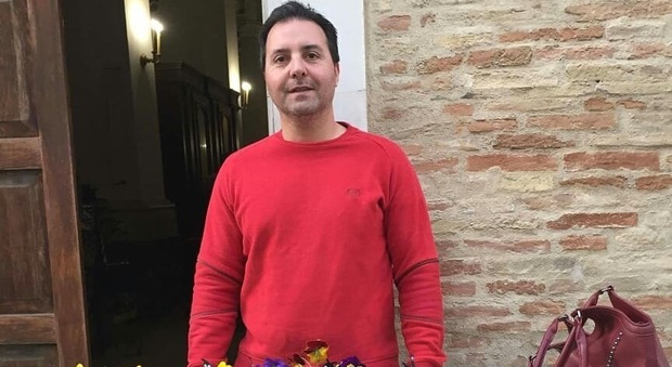 Totò Riina, il figlio Salvo vende fiori per beneficenza in Abruzzo