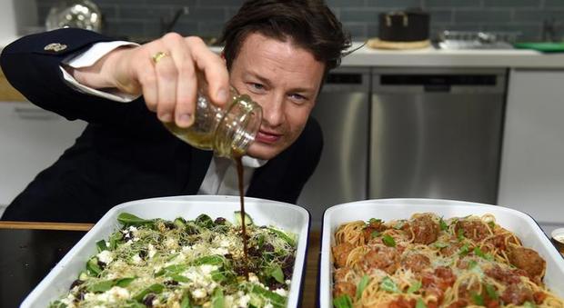 Jamie Oliver, fallisce la catena di ristoranti italiani: a rischio più di mille posti di lavoro