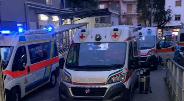 Covid a Castellammare, l'odissea dei malati: 20 ore in un'ambulanza