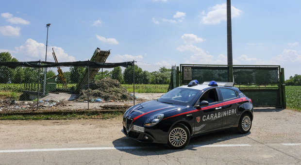Le ricerche dei carabinieri nei pressi della chiusa sull'Adigetto a Villanova del Ghebbo