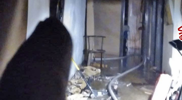 Incendio in un hotel di Jesolo: 5 piani invasi dal fumo