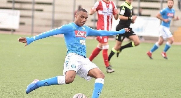 Napoli, il ritorno di Leandrinho non basta: è 1-1 contro il Genoa