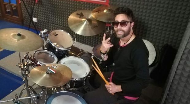 Morto suicida il batterista Roberto Galli «Non ha retto l'isolamento»
