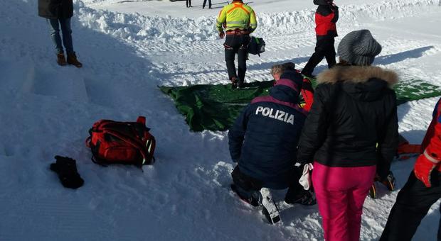 Turista muore travolto da una valanga mentre fa snowboard in Val Venosta